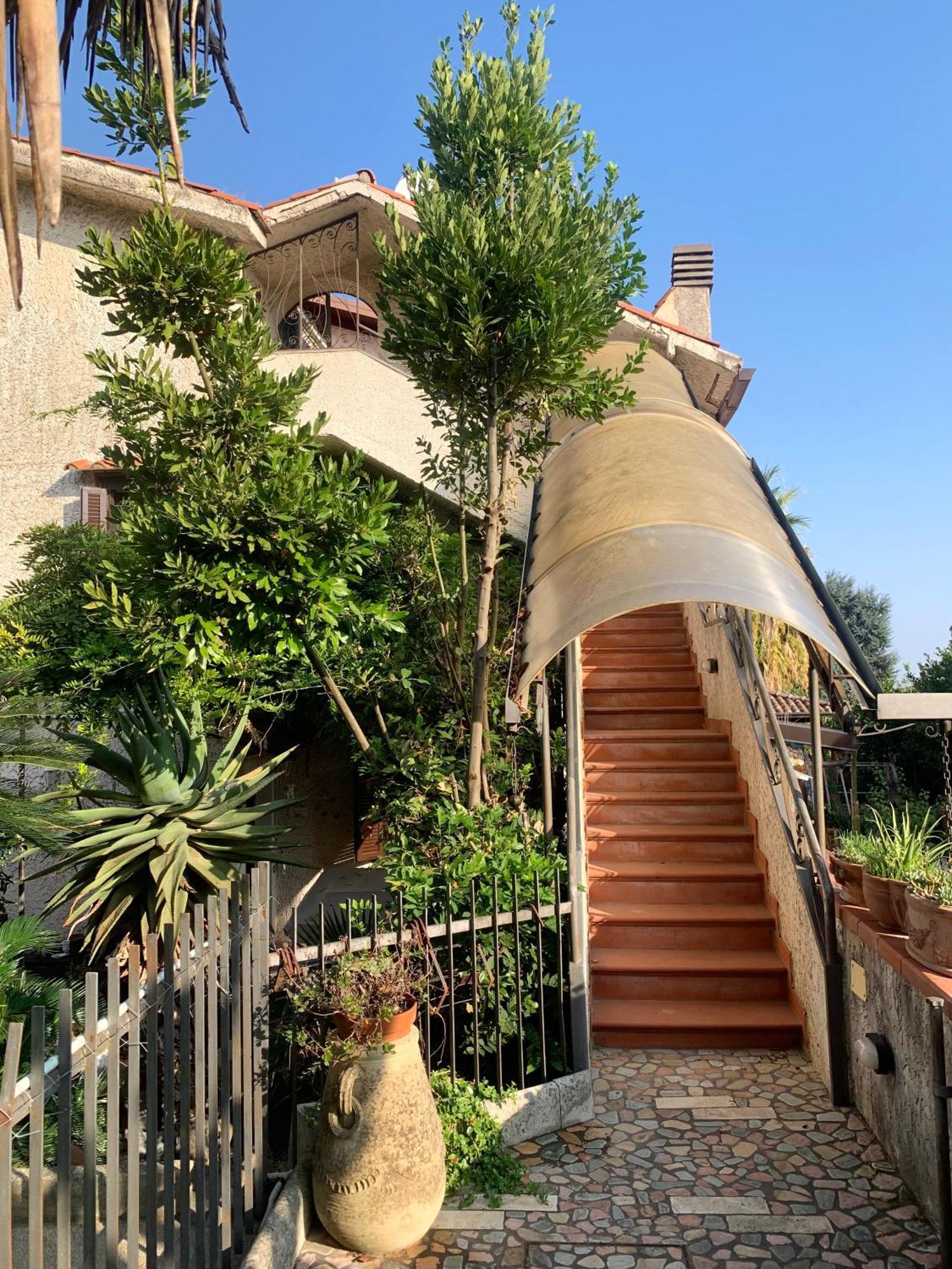 Ferienwohnung "The Attic" - Terrazza Con Vista & Parcheggio Gratuito Marano di Napoli Exterior foto