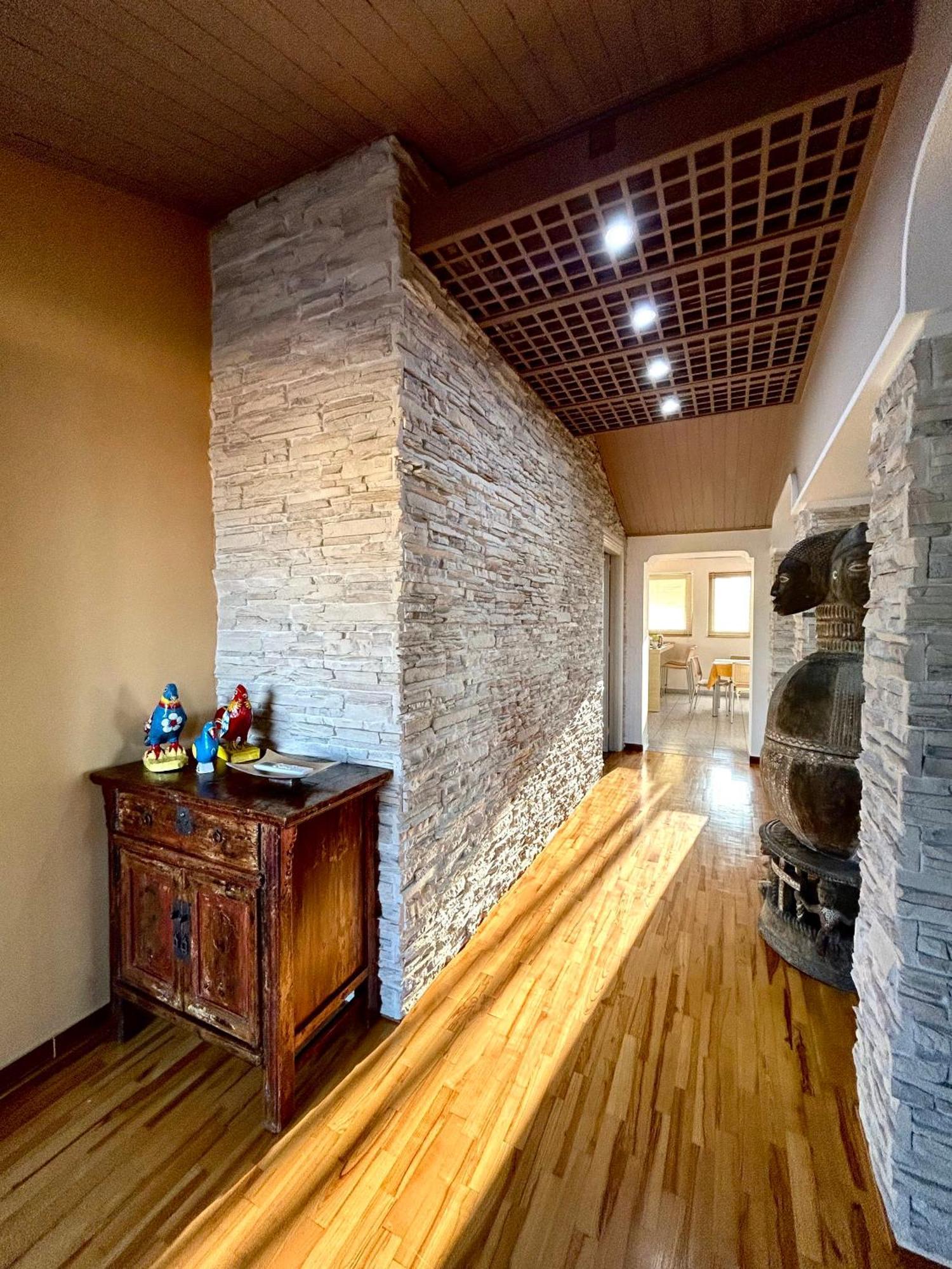 Ferienwohnung "The Attic" - Terrazza Con Vista & Parcheggio Gratuito Marano di Napoli Exterior foto