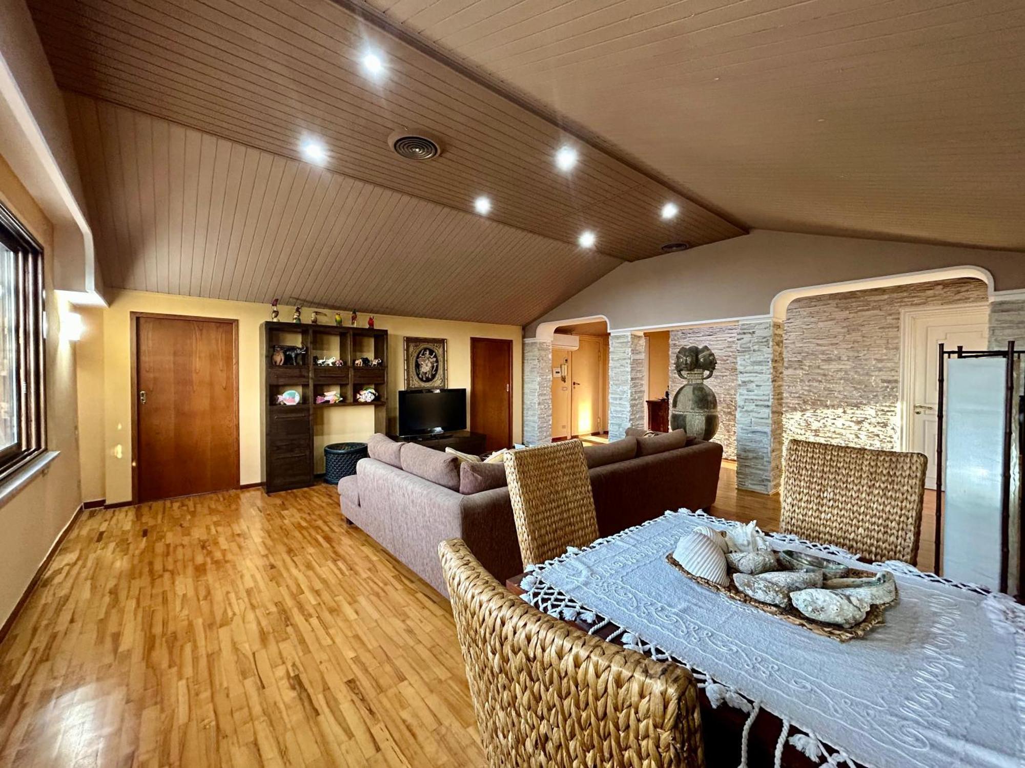 Ferienwohnung "The Attic" - Terrazza Con Vista & Parcheggio Gratuito Marano di Napoli Exterior foto